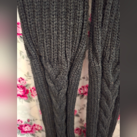 Thigh high knit socks - Picture 3 of 3